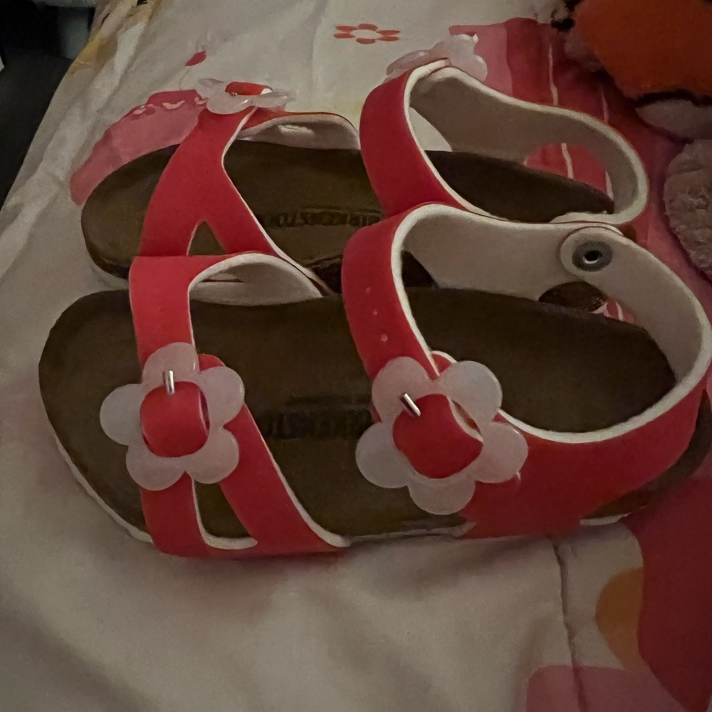 Birkenstock toddler shoes size 26, great condition toddler size 8-8.5